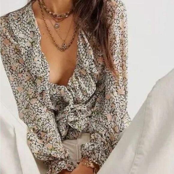 New Free People Gigi Floral Chiffon
Maxi Top
Retail $198
Size L - Picture 5 of 13